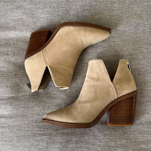 LIKE NEW! Vince Camuto Gigietta Ankle Suede Bootie in Tortilla Tan Beige Size 7 - Picture 10 of 11